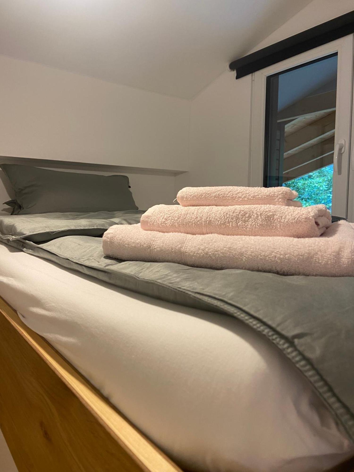 Modernes Tinyhouse Trailer Cabins Am Waldrand - Mit Seezugang Eging Esterno foto