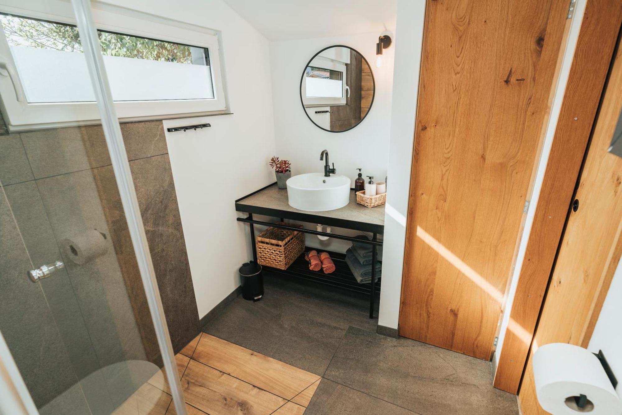 Modernes Tinyhouse Trailer Cabins Am Waldrand - Mit Seezugang Eging Esterno foto